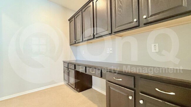 Building Photo - 3945 E Mesquite St