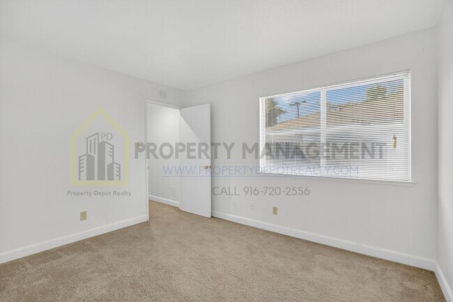 Building Photo - Arleta Ct