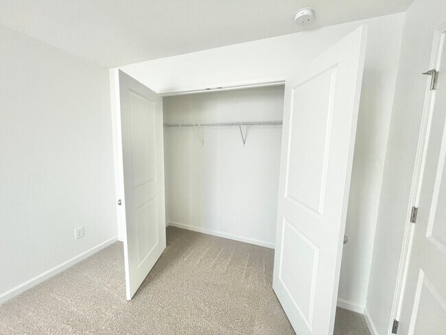 Building Photo - BEAUTIFUL 3 Bedroom Paired Home minutes from I-77 and I-40 - SPRING SPECIAL