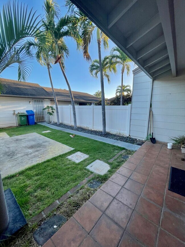 Building Photo - Ocen Pointe Potenial 3 Bedroom Home for Re...