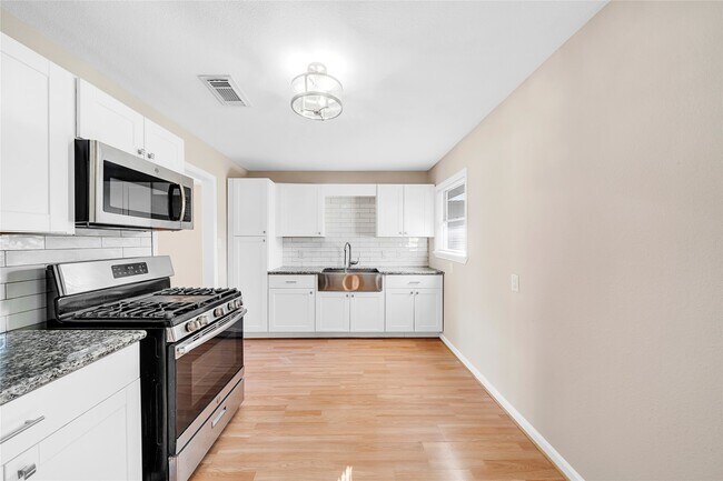 Building Photo - 3122 Nita St