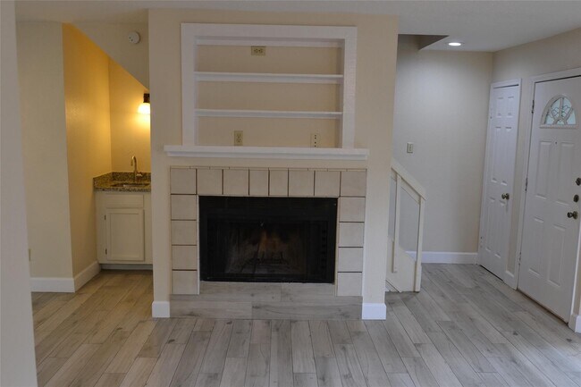 Building Photo - 2379 Briarwest Blvd