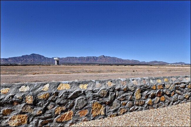 Building Photo - 6952 Black Mesquite Dr