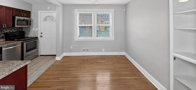 Building Photo - 8303 Ridgely Oak Rd