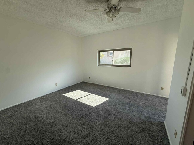 Building Photo - 8141 E Daniella Cir