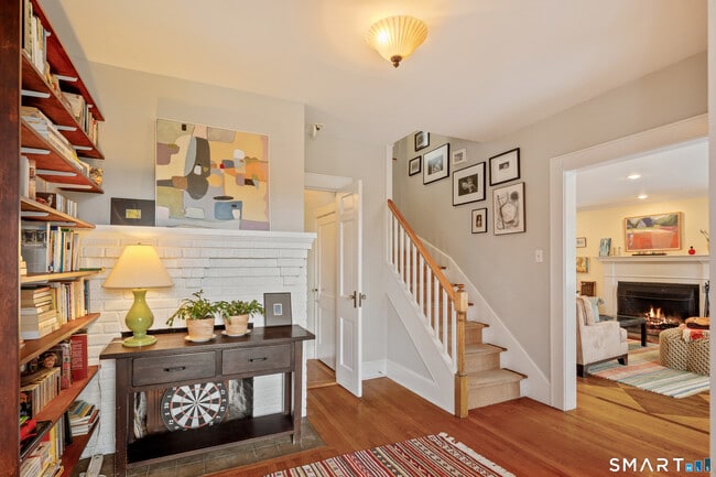 Building Photo - 13 Birch St