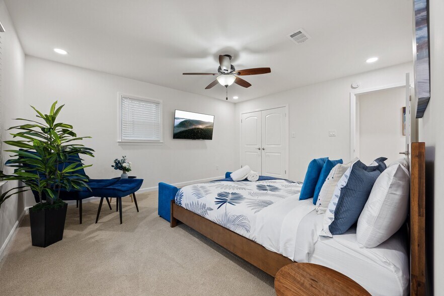 Building Photo - 82 Vanessa Dr