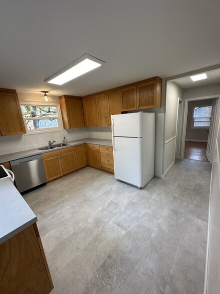 Kitchen to Hallway - 4509 SW Taylors Ferry Rd