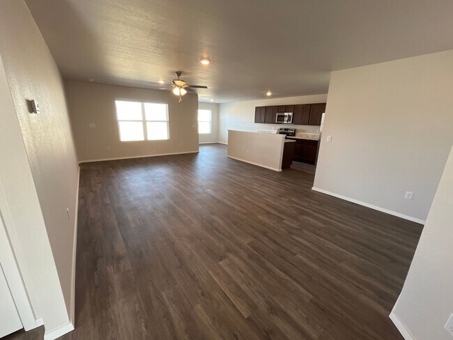 Building Photo - Beautiful 3 Bed, 2 Bath Home in Somerset – Pre-Leasing Now!