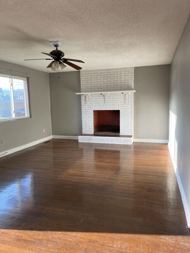 Building Photo - 553 Arlington Ave