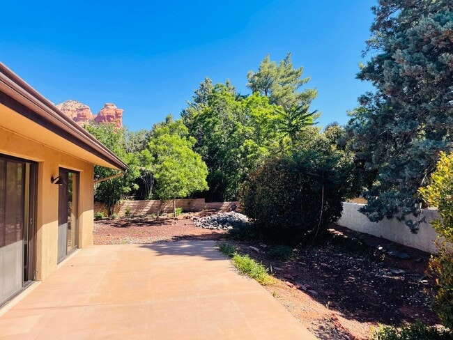 Building Photo - WEST SEDONA