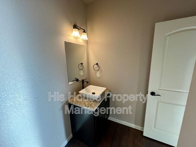 Building Photo - 4500 Tuscany St