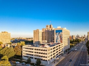 Building Photo - 15 E Kirby St