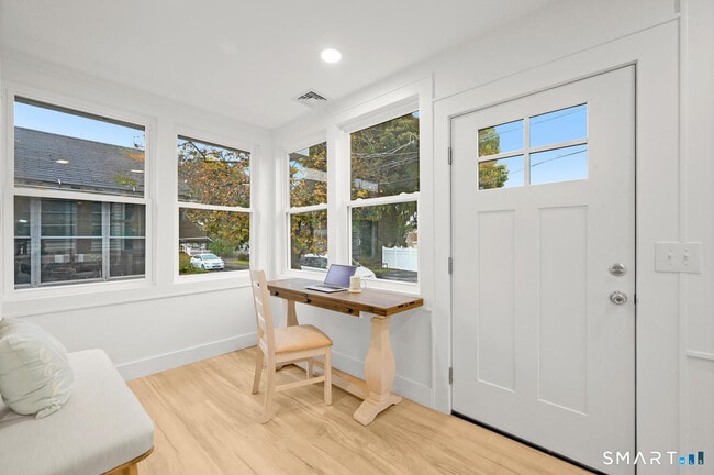 Building Photo - 17 W Orland St