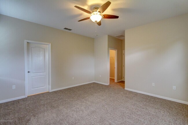 Building Photo - 5864 Trieda Dr