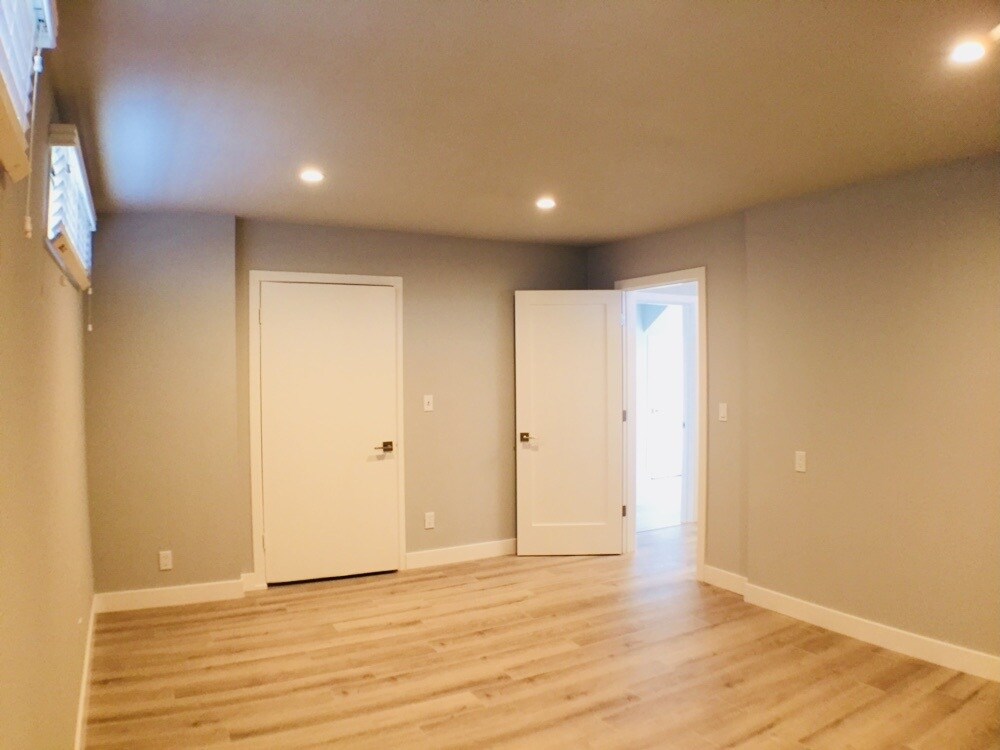 Bed 3 - 31501 Burnside Pl