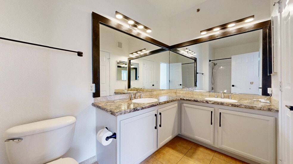 Master Full Bathroom - 6021 Castlegate Dr W