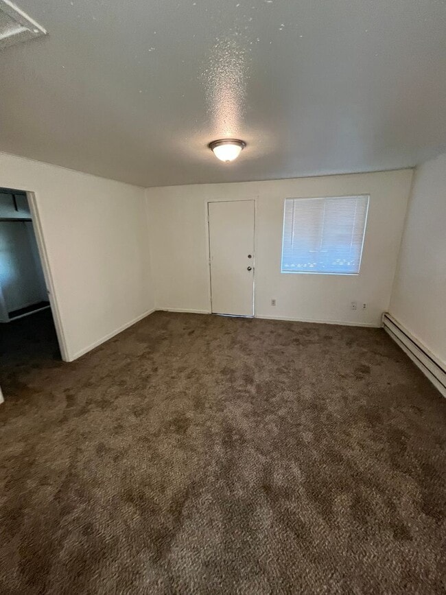 Building Photo - Freshly Remodeled Two Bedroom Available Now! Move In Special Offering $550 Move In Credit!