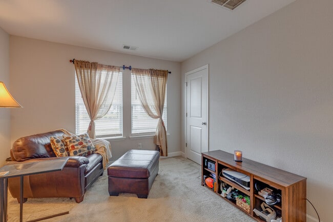 Building Photo - 2001 Laycock Ln