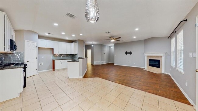 Building Photo - 221 Creek Ridge Ln