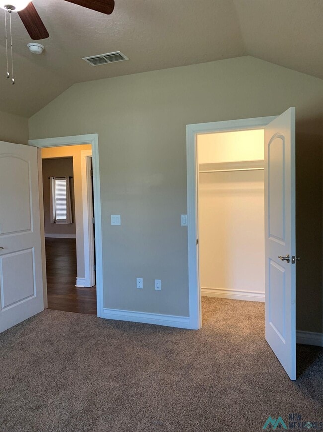 Building Photo - 116 Mariposa Dr