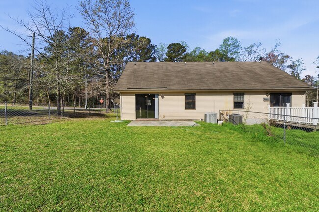 Building Photo - Ash St Ex