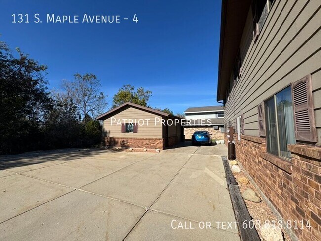 Building Photo - Conveniently Located 2 Bedroom - 1 Bath Un...
