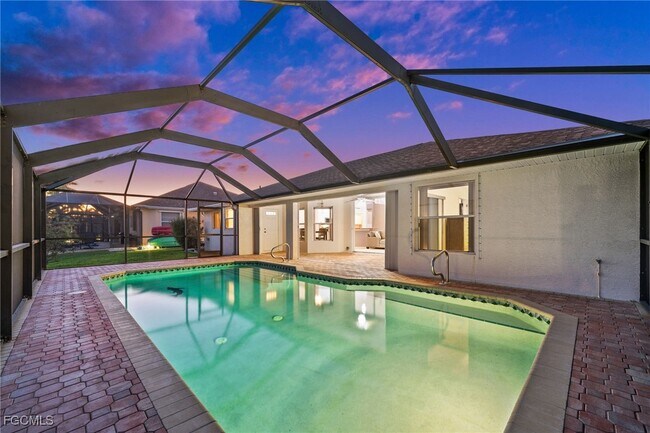 Building Photo - 210 SW 37th Terrace