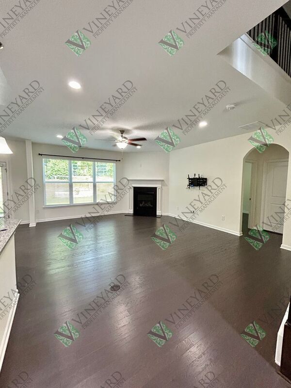 Building Photo - 4510 Sandy Creek Dr