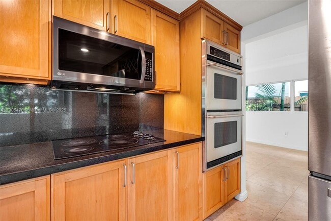 Building Photo - 4000 Alhambra Cir