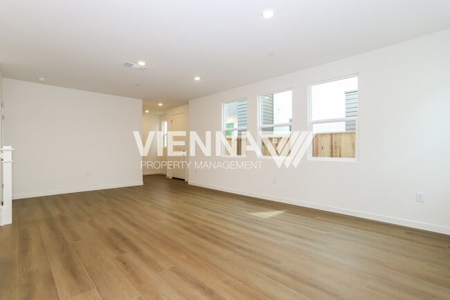 Building Photo - 1172 Bengal Lp