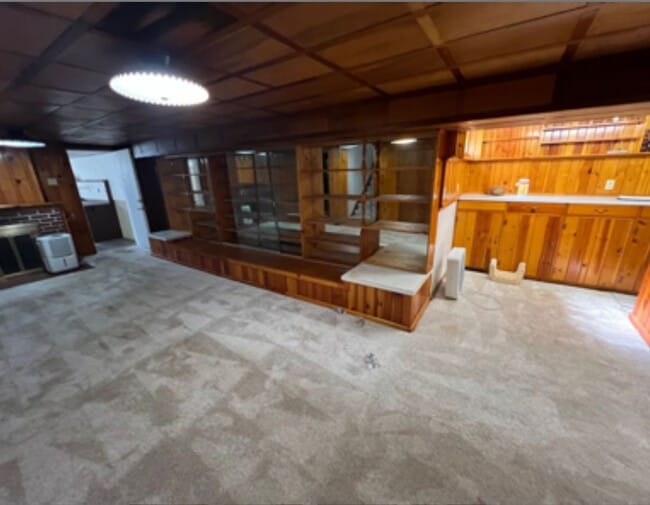 Building Photo - Charming 3 Bedroom, 3 Bathroom Ranch Home ...