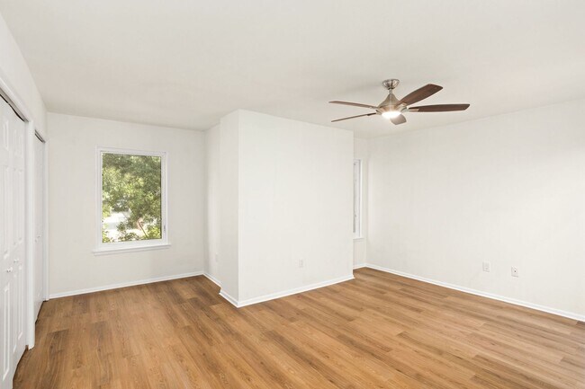 Building Photo - ALAMO HEIGHTS  |  TOWNHOME  |  REMODELED  |  HUGE TERRACE