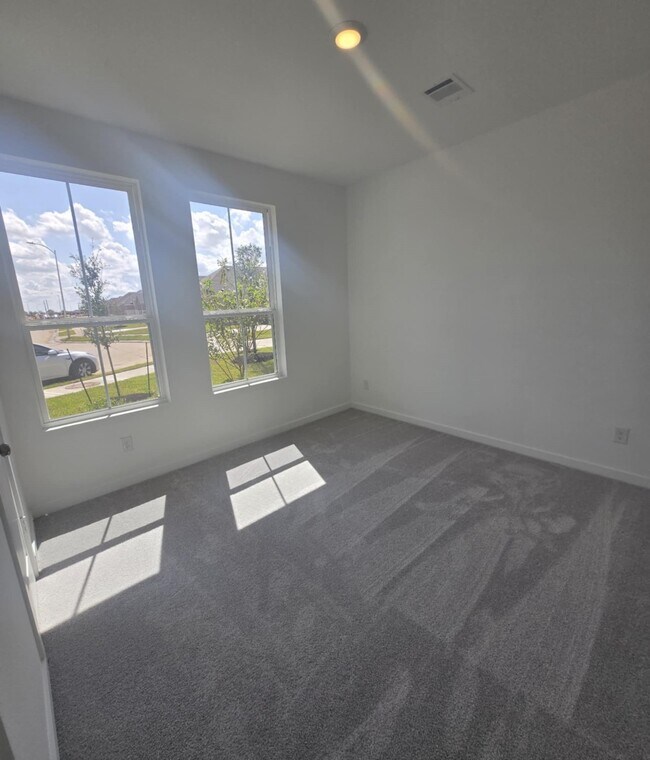 Building Photo - 3053 Avenida Sonoma Dr