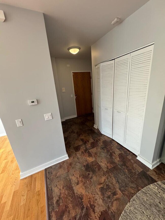 Building Photo - 2257 W Lake St