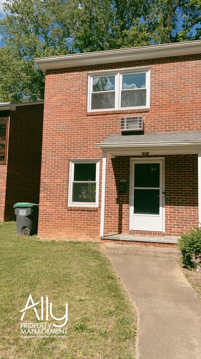 Building Photo - 118 Harmon St
