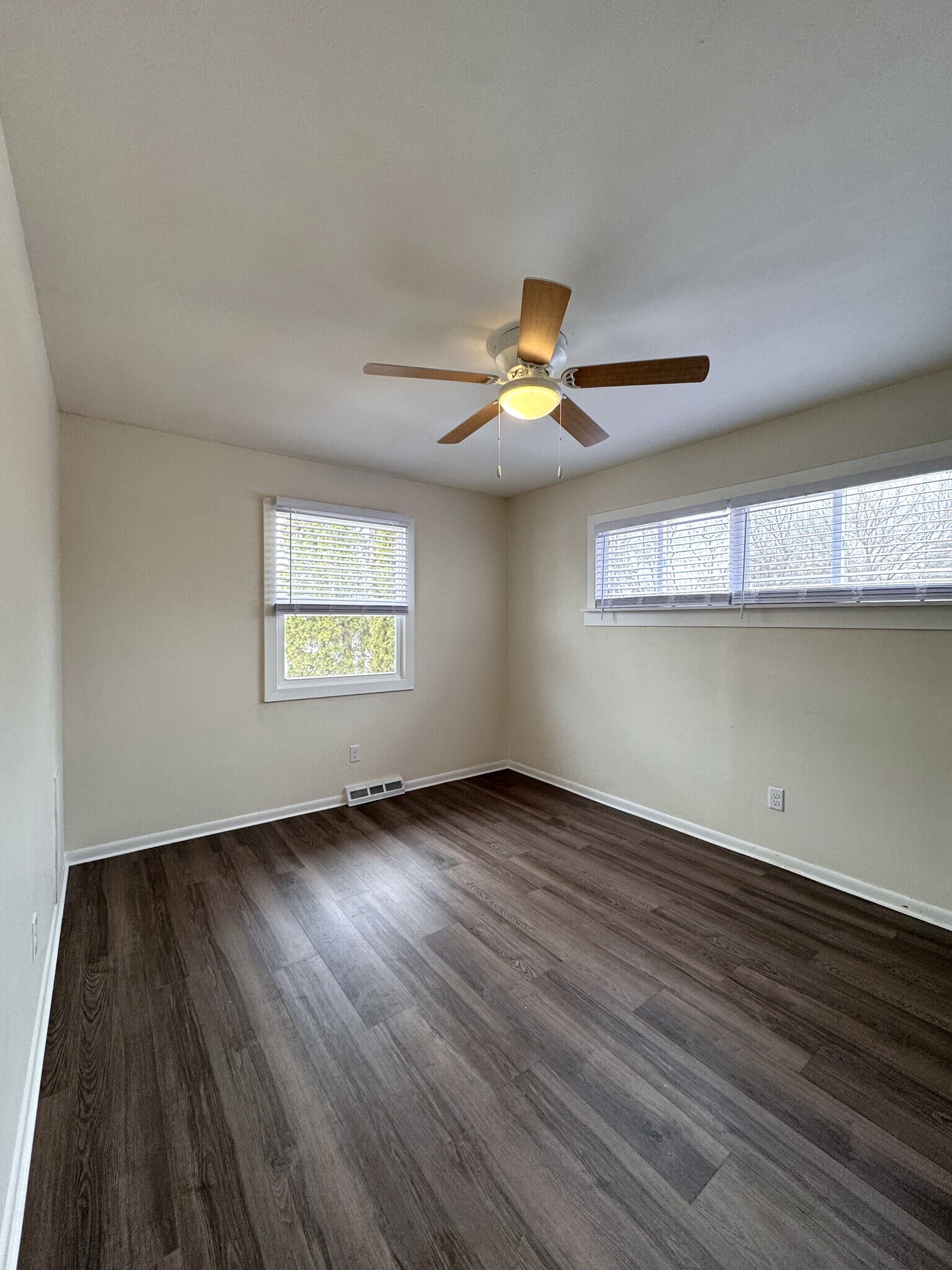 Building Photo - 2023 Burton Ave