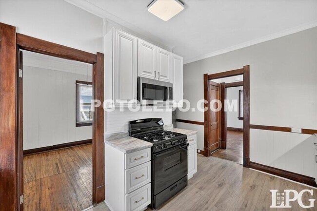 Building Photo - 414 Platt St