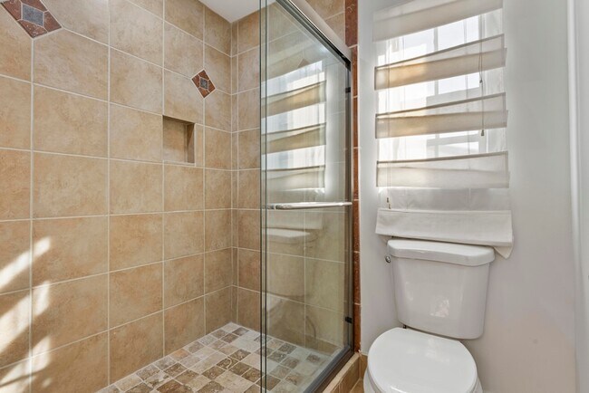 Building Photo - 2900 Olivewood Terrace