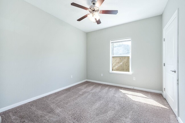 Building Photo - 1530 1st Ave N