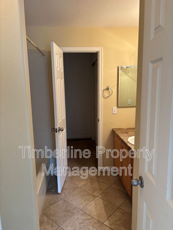 Building Photo - 4096 Diamond Ridge View