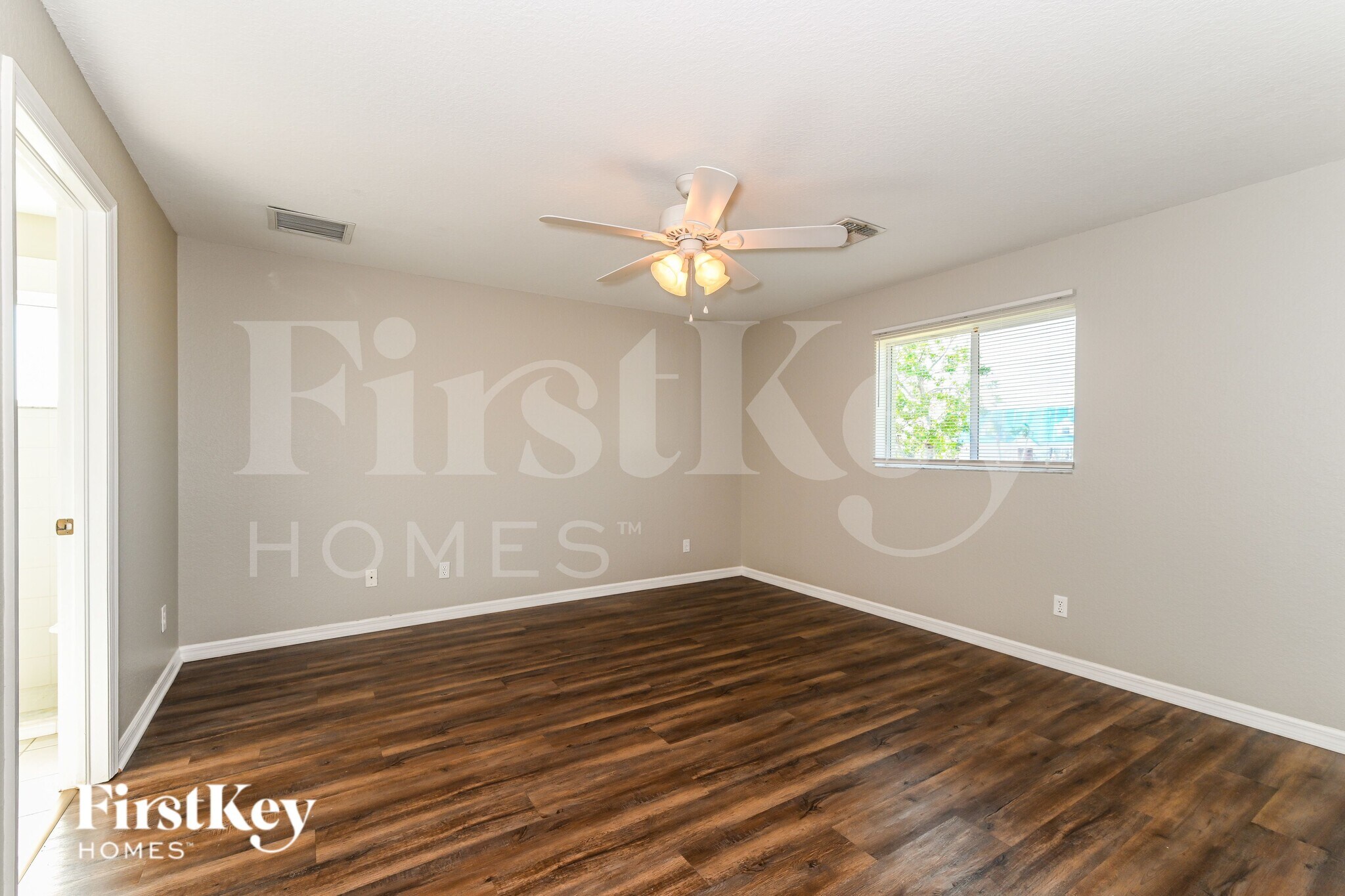 Building Photo - 904 NW 8th Pl