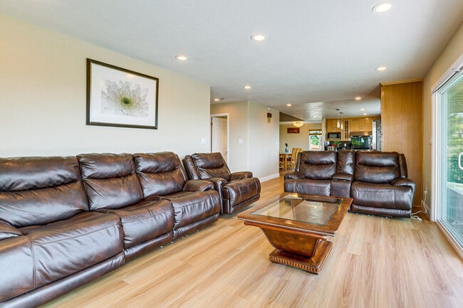 Building Photo - 1253 Hickerson Ct