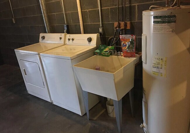 Full Basement w Washer Dryer - 2505 Ridge Rd