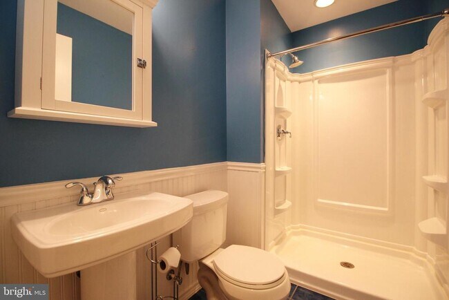 Building Photo - 3800 Elmwood Towne Way