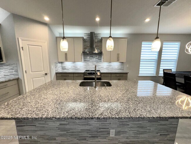 Building Photo - 163 Pine Forest Ct