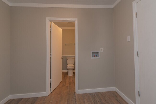 Building Photo - Updated 1 Bed/1 Bath Cottage in Harrisburg Neighborhood - Close to Downtown and Medical District