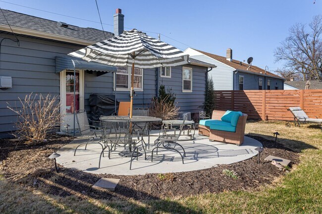 Building Photo - Beautiful Home In Underwood Park Neighborhood
