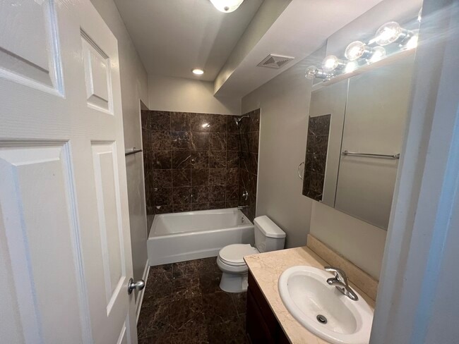 Building Photo - 9100 Lamon Ave