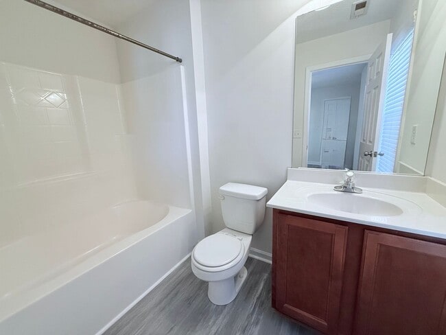 Building Photo - Spacious 3/2.5 Townhome in Lawrenceville